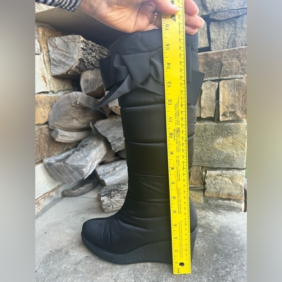 Kate Spade Cagney Wedge black quilted boots with pink lining Sz-7.  E - Picture 11 of 14